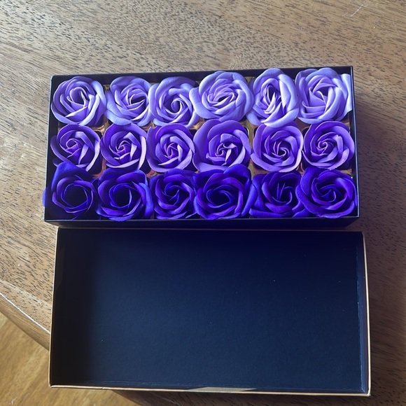 Floral bath soap - Picture 2 of 2